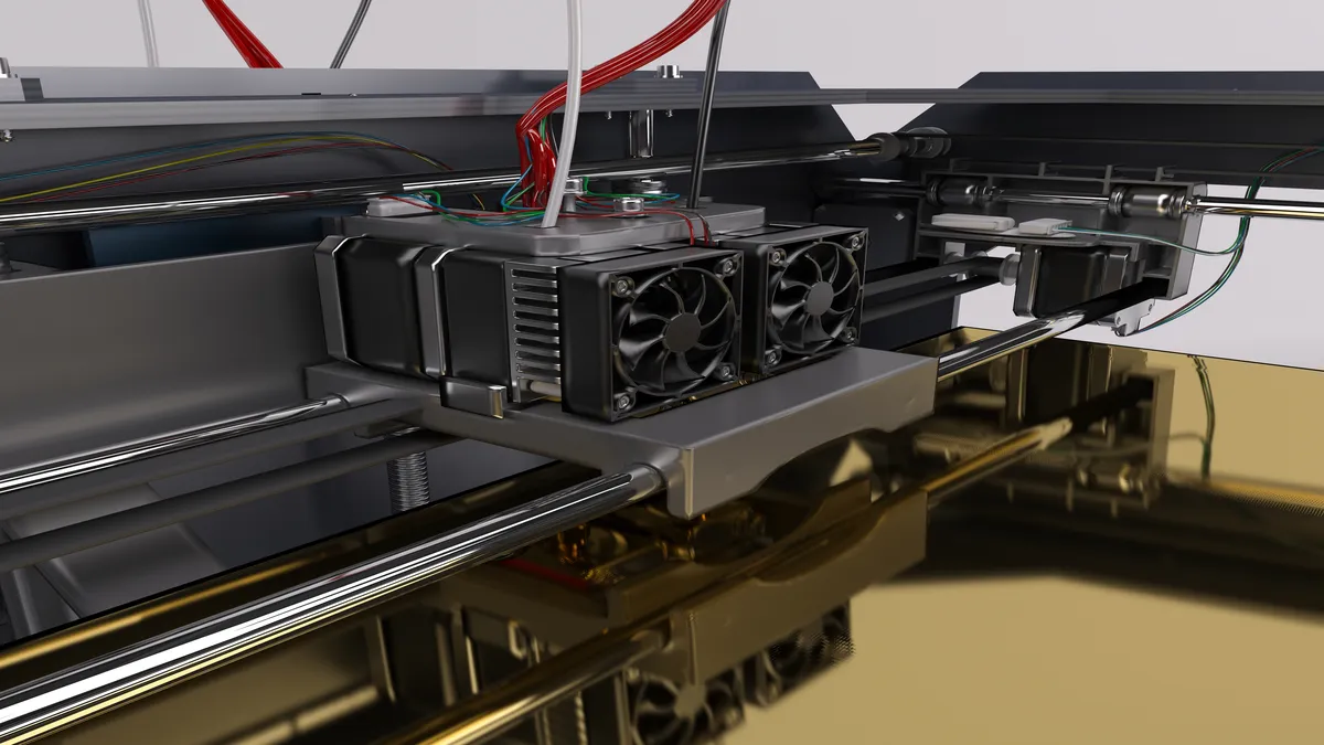 Impresora 3D en funcionamiento para peque&ntilde;as series y producci&oacute;n eficiente